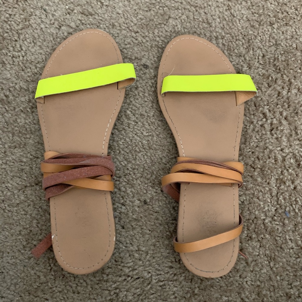 Gladiator Neon Yellow Sandals 🍋